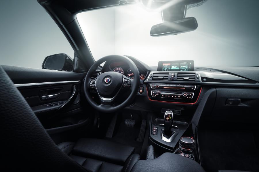 Интерьер Alpina B4 S Bi-Turbo Cabrio (F33) 2017 года  (WW) (фото 4 из 13)